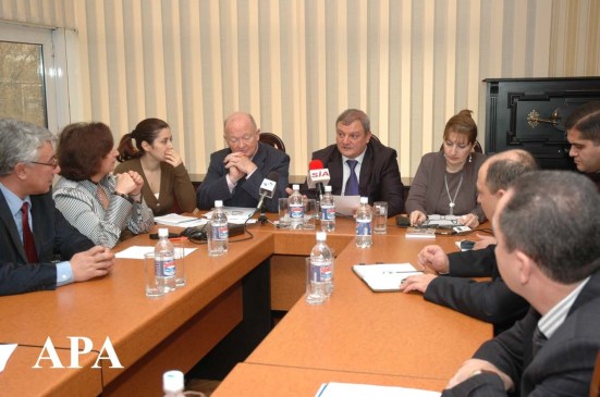 Azerbaycan ve Avropa birliyi inteqrasiya ucun effektiv emekdashliq mexanizmleri movzusunda deyirmi masa